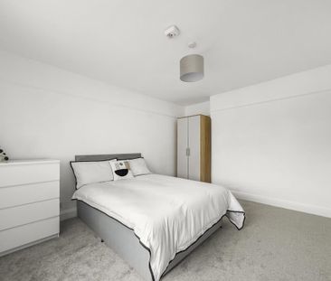 4 bedroom semi-detached house to rent - Photo 1