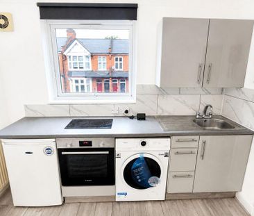 Studio to rent - Photo 2
