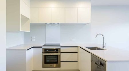 Near new 2 Bedroom Townhouse - Photo 3