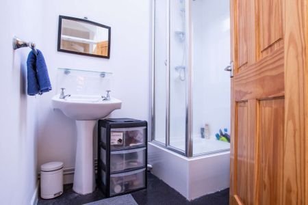 Unbeatable location! - Photo 2