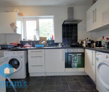 3 bed End Terraced House for Rent - Photo 3