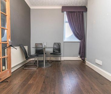 2 bedroom end of terrace house to rent - Photo 4