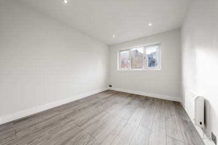 Lister Court, Pasteur Close, NW9 - Photo 2