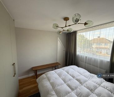 2 bedroom semi-detached house to rent - Photo 4