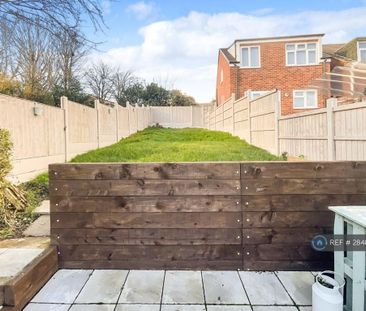 2 bedroom semi-detached house to rent - Photo 6