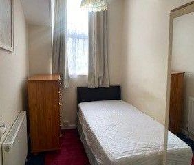 1 bedroom in a house share to rent - Photo 6