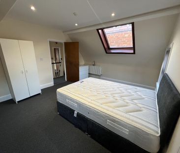 7 bedroom end of terrace house to rent - Photo 4