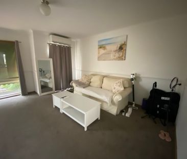 Two Bedroom Unit - Close to CBD - Photo 5