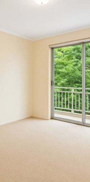 Two Bedroom Apartment with Leafy Outlook - Photo 1