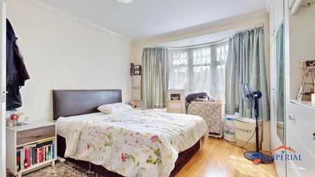 4 bedroom semi-detached house to rent - Photo 3