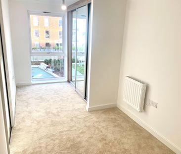 Centenary Quay, So19 - Photo 3