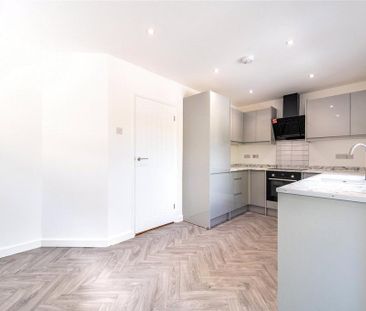 3 bedroom end of terrace house to rent - Photo 5