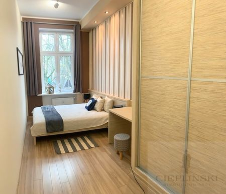 2 pok. wyposażone ul. Mariacka z miejscem post. - Photo 2