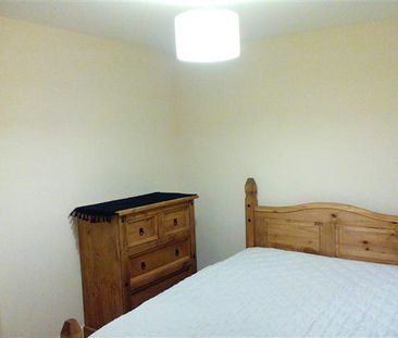 Town house to rent on - Photo 2