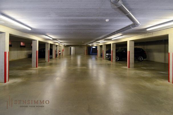 Ruim tweeslaapkamerappartement met parking te Beringen - Foto 1