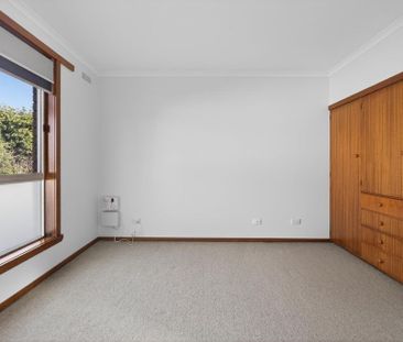 Comfortable sunny 2-Bedroom Unit - Photo 5