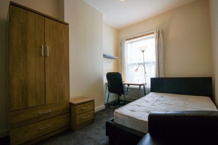 3 bedroom terraced house to rent - Photo 3