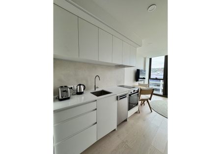 One Bedroom Apartment With Sun and Views - Photo 3