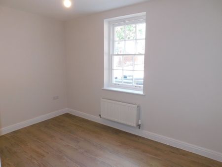 2 bedroom apartment to let - Photo 2