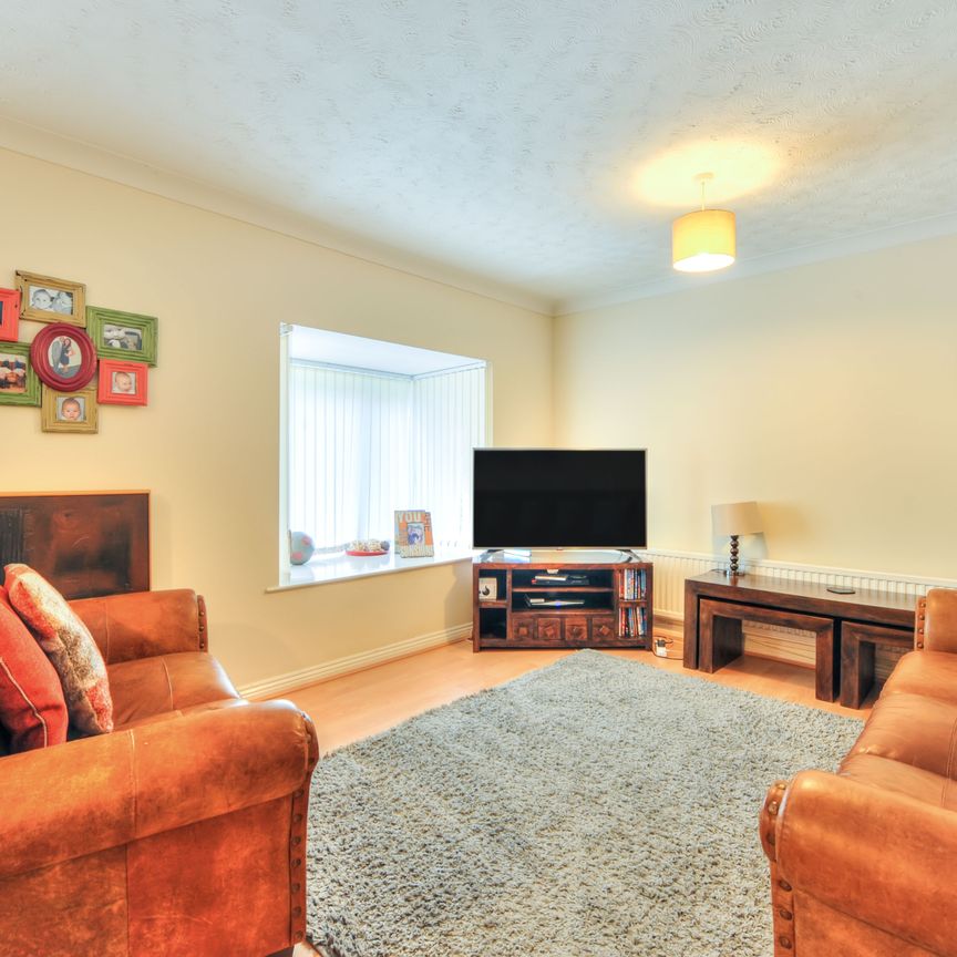 4 bedroom house to rent Wellfield Court, Willen, Milton Keynes, Buckinghamshire, MK15 - Photo 1