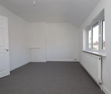 3 bedroom end of terrace house to rent - Photo 5