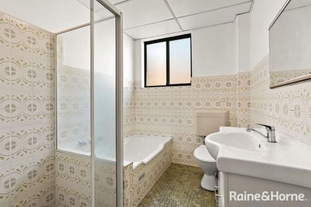 2 BEDROOM APARTMENT MOMENTS AWAY FROM HURSTVILLE STATION - Photo 5