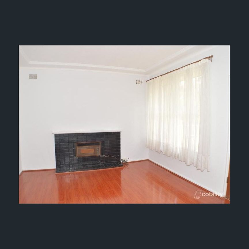Renovated Double Brick 3 bedroom Home - Photo 1