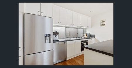 3 Level Stylish Townhouse in the Heart of the City - Photo 3