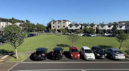 Light & bright fully furnished 2 bedroom with gym - Photo 4