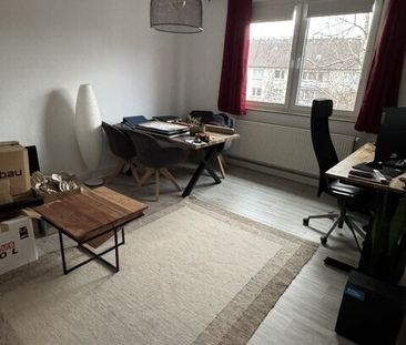 Perfekt geschnittene 2 Zimmerwohnung mit großer Wohnküche und Balko... - Photo 2
