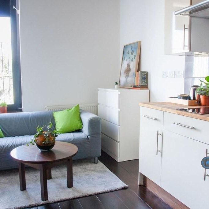 Studio to rent - Photo 1