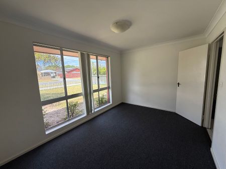 Spacious Backyard - Photo 3