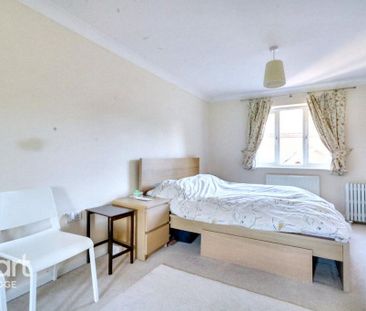 4 bedroom link detached house to rent - Photo 5