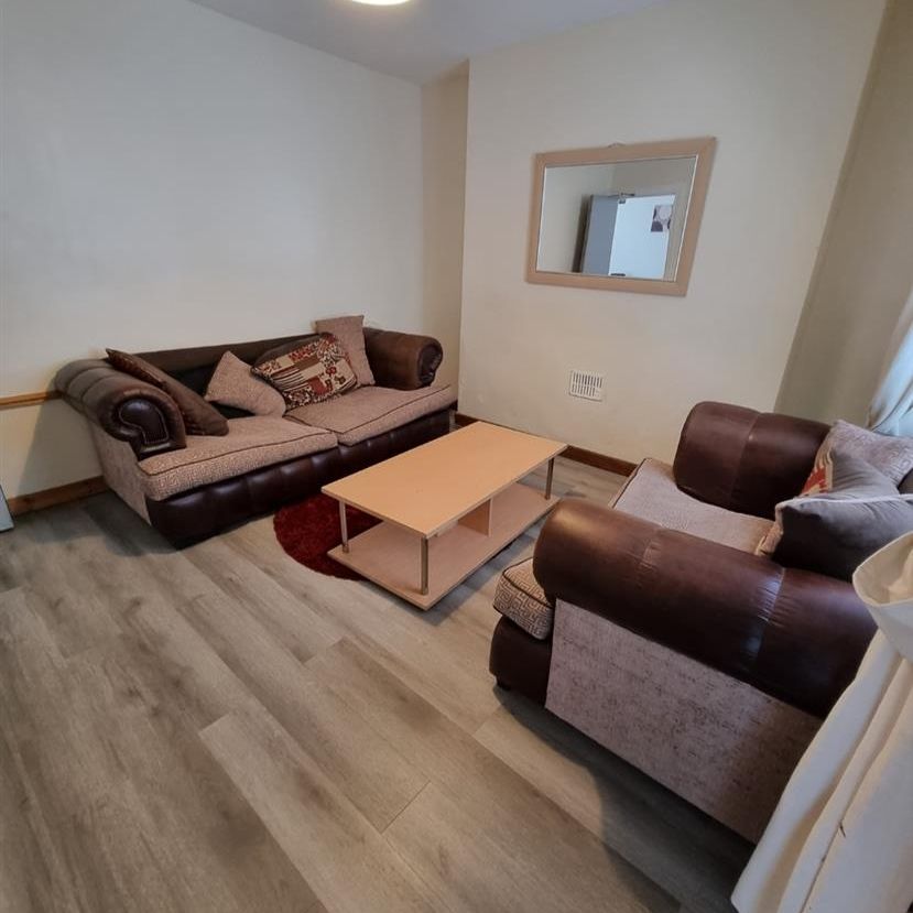 Room For Rent Wood Road, Pontypridd - Photo 1