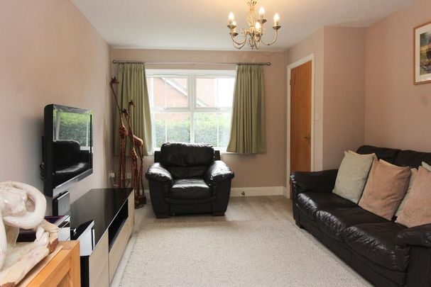 2 bedroom end of terrace house to rent - Photo 1