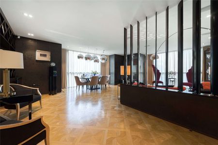 An immaculate four bedroom apartment in the prestigious Knightsbridge Apartments development benefitting from spa facilities and 24 hour concierge/security services. - Photo 4