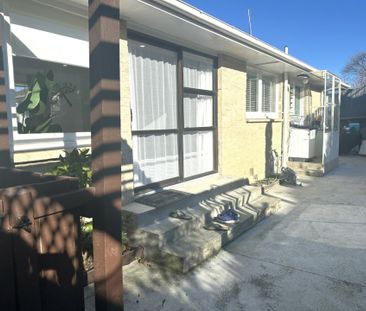 Family Living - Photo 3