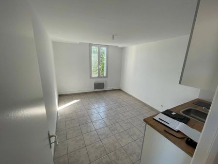 Location Appartement 2 pièces 49 m2 à Lodève - Photo 2