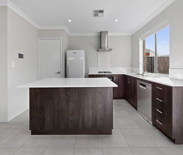 MODERN LIVING IN A CONVENIENT LOCATION - Photo 4