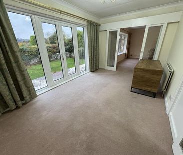 2 bedroom detached bungalow to rent - Photo 1
