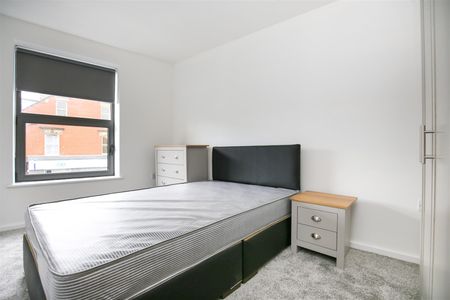 2 bed apartment to rent in Warton Terrace, Heaton, NE6 - Photo 2