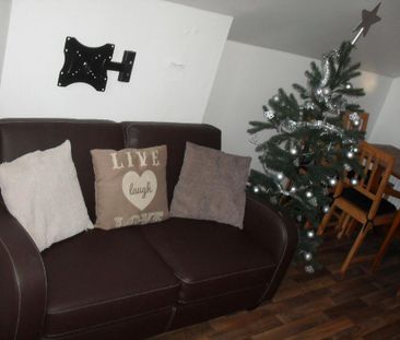 3 bedroom flat to rent - Photo 5
