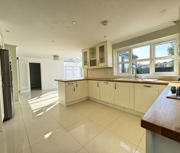 4 bedroom detached house to rent - Photo 4