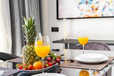 4 bedroom luxury Flat for rent in Puerto Banus, Spain - Photo 4