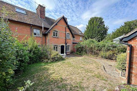 2 bedroom terraced house to rent - Photo 2
