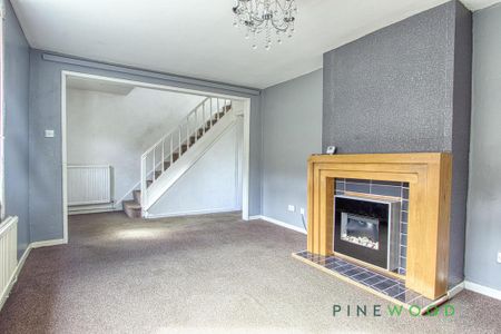 3 bedroom semi-detached house to rent - Photo 2