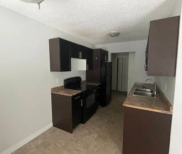 6 - 1017 Northumberland Avenue - Photo 4