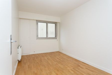 location Appartement T3 DE 69m² À PARIS - Photo 2