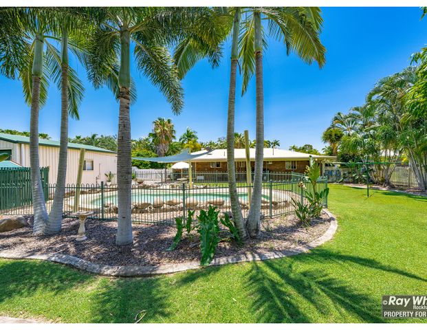 Relax & Recharge at this modern home set on 1 acre in SOUGHT AFTER Glenlee Estate - Photo 1