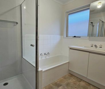 2/30 Barlyn Road, Mount Waverley VIC 3149 - Apartment For Rent | Do... - Photo 1